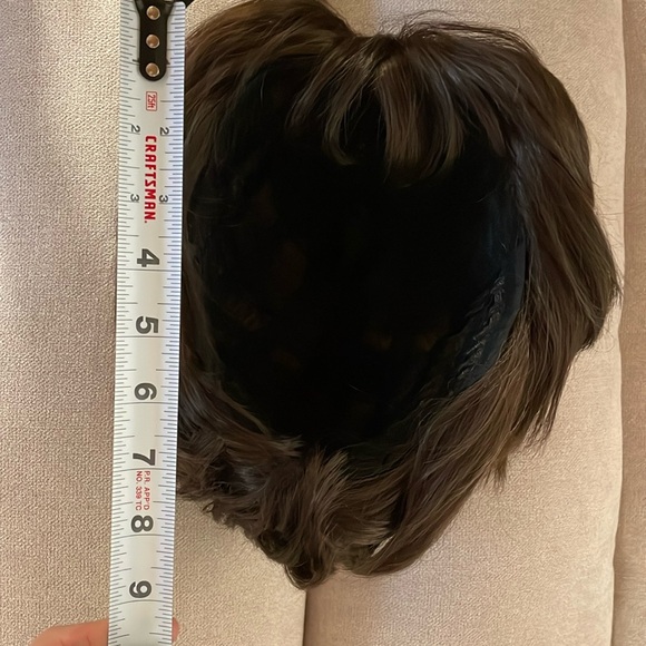 NWT 9/8” short brown wig very subtle golden lights layered shaped waved bangs DP - Picture 7 of 15